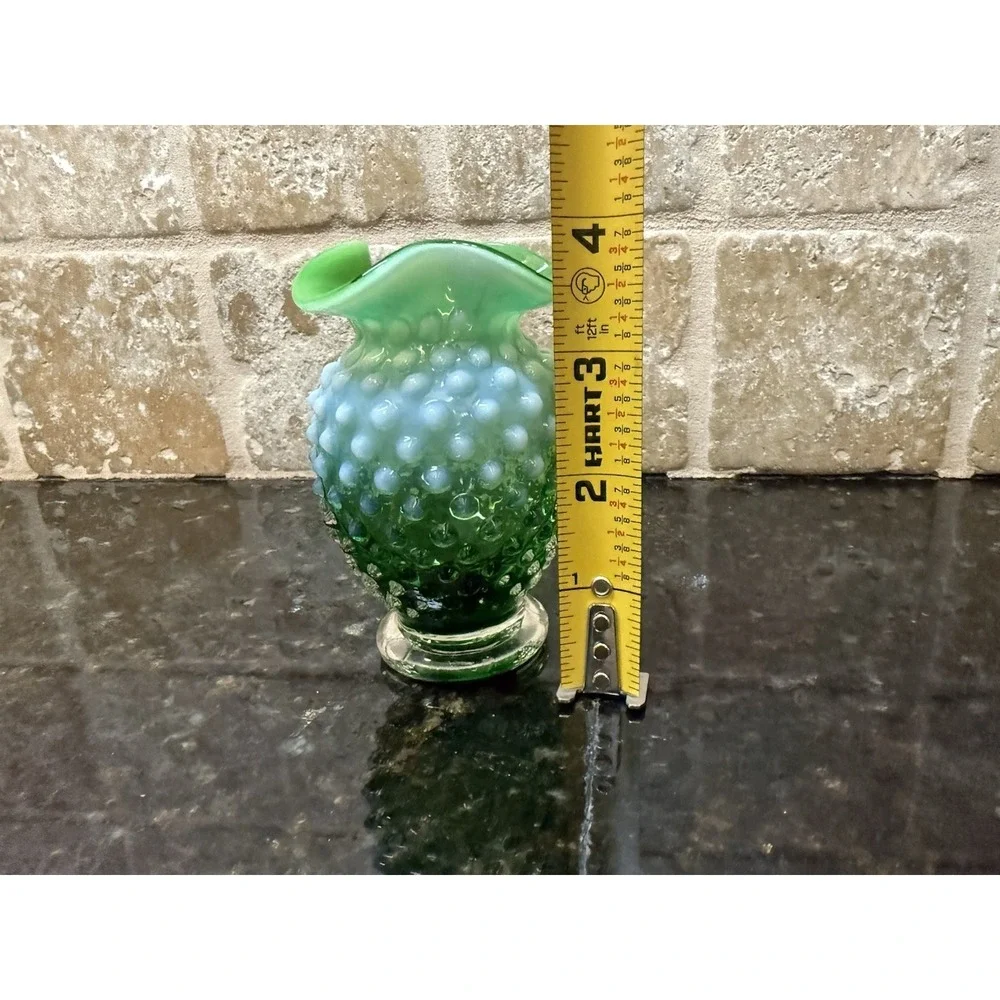 VTG Fenton Lime Green Opalescent Hobnail Bud Vase Flared‎